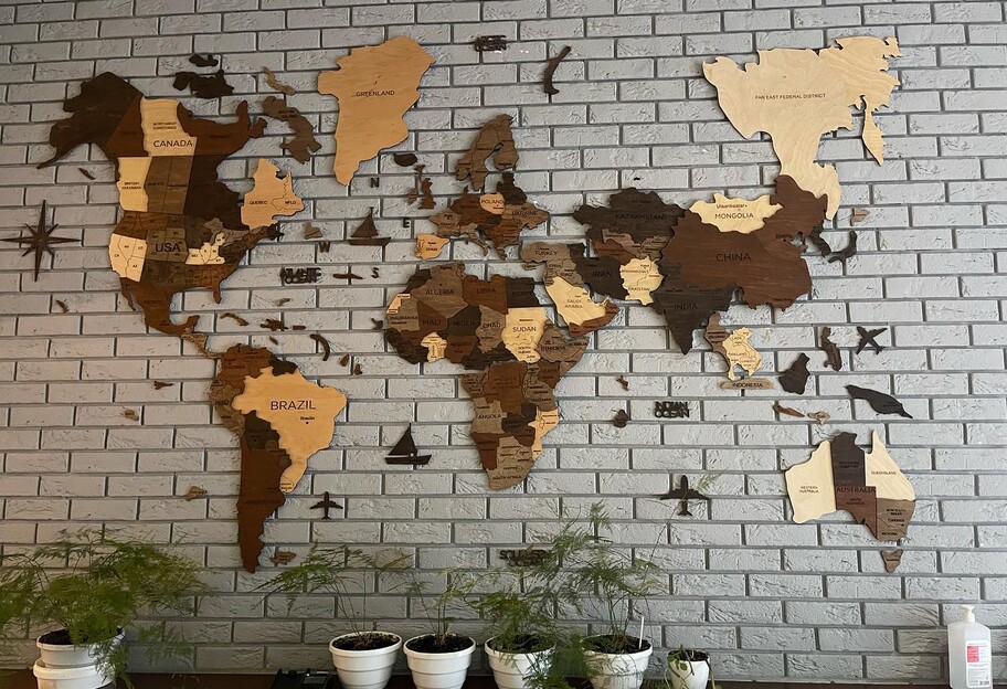 Карта мира без России висит в кафе Одессы, фото  - фото 1