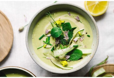 Обід за 10 хвилин: рецепт спаржевого крем-супу