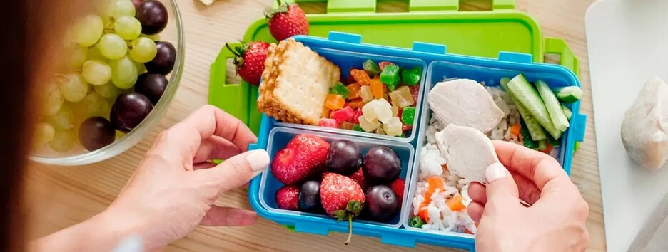 Сытные и полезные перекусы для школьника: рецепты для ланч-боксов 