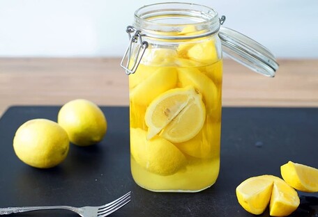 Для салатів та соусів: маринуємо лимони на зиму
