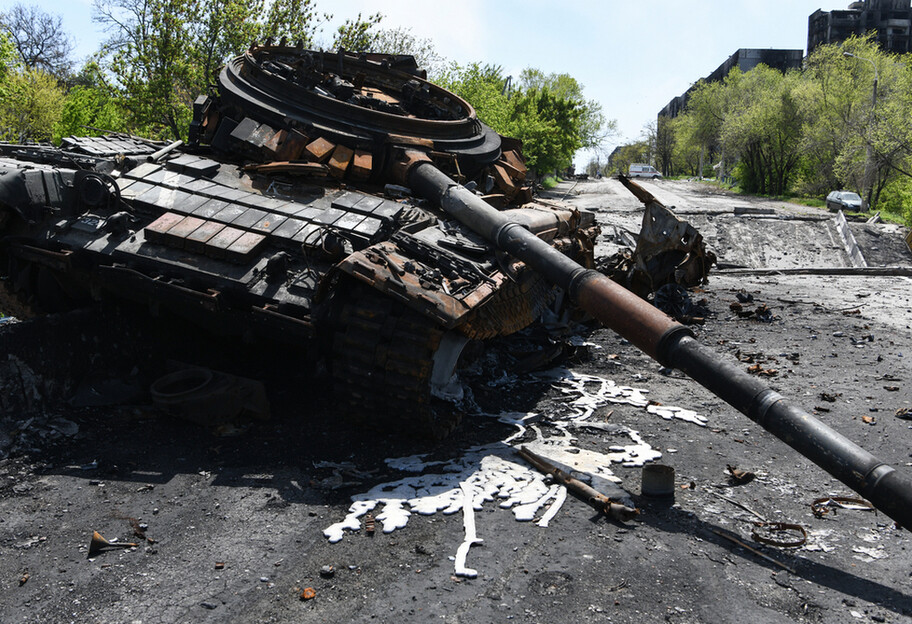 Потери армии РФ в Украине - уничтожено 1002 танка  - фото 1