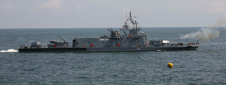 В Черном море корабль ВМС Румынии подорвался на дрейфующей мине