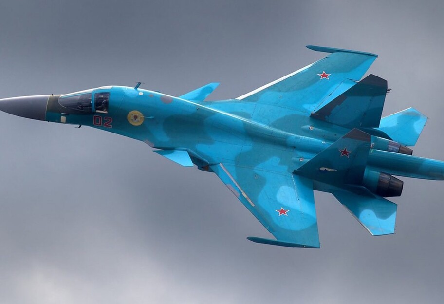 В Крыму упал российский Су-34 - пилоты успели катапультироваться  - фото 1