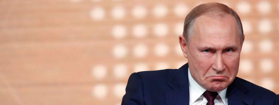 Депутати з Москви та Санкт-Петербурга вимагають відставки Путіна (фото)