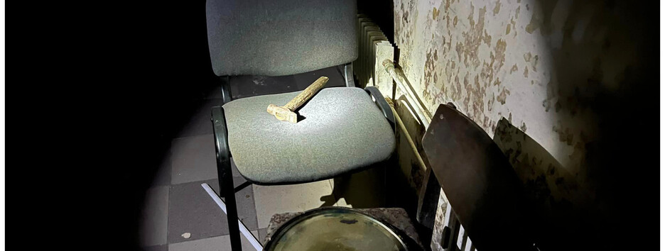 У звільненій Балаклії виявили катівню з камерами утримання (фото)