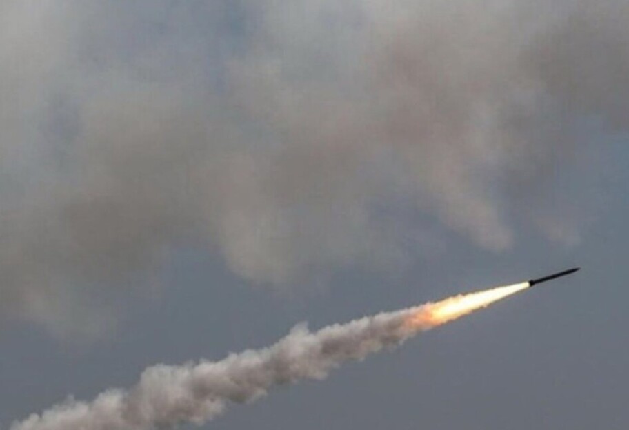 Обстріли Запоріжжя 15 вересня - ракета впала біля підприємства - фото 1