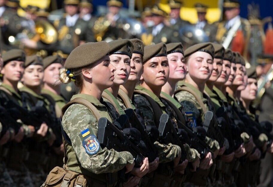 Воинский учет женщин в Украине с 1 октября - какие профессии попадают в список - фото 1