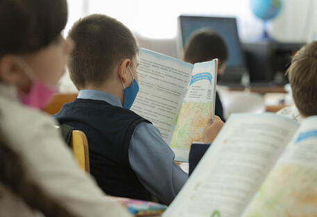 В Литве из всех школ изъяли учебник по описанию демократической РФ