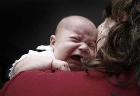 Всього за кілька хвилин: вчені знайшли оптимальний метод заспокоєння немовляти, що плаче