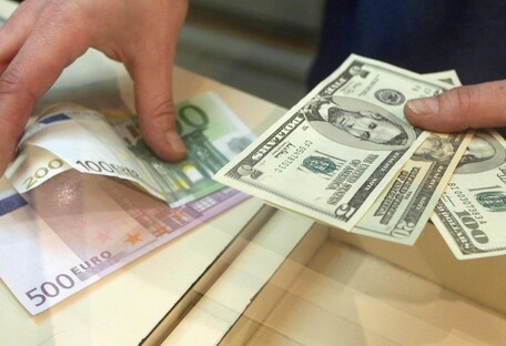 В Украине падает гривна: после заявлений путина подорожала валюта