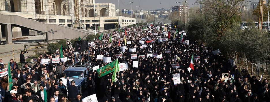Протесты в Иране перешли в горячую фазу: против людей применяют огнестрельное оружие (видео)