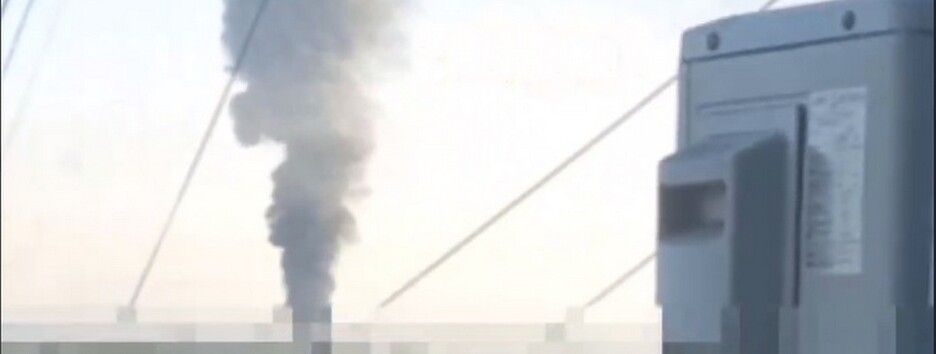 Армия рф утром ударила ракетами по Запорожью: над городом поднимается дым