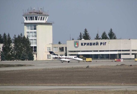 Россияне ударили ракетами по аэропорту в Кривом Роге: подробности