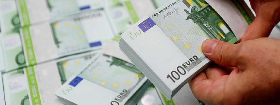 Євро продовжує падати: курс валют на 27 вересня