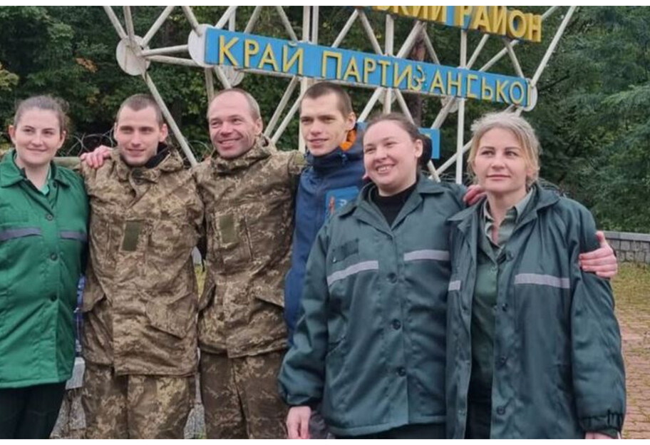 Обмен пленными - в Украину вернулись 6 защитников - видео - фото 1