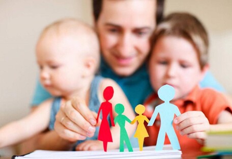 Украинцам объяснили процедуру усыновления в приложении 