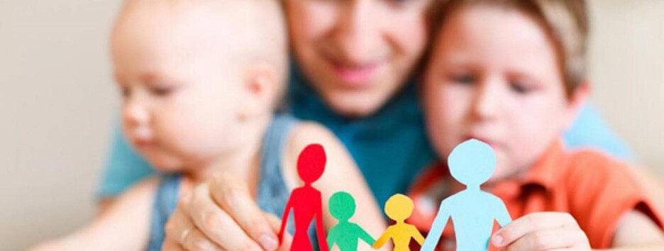 Украинцам объяснили процедуру усыновления в приложении 