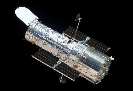 Телескопы "Хаббл" и "Уэбб" засняли момент столкновения корабля с астероидом (фото)