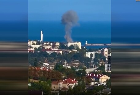 У центрі окупованого Севастополя пролунав вибух і почалася пожежа