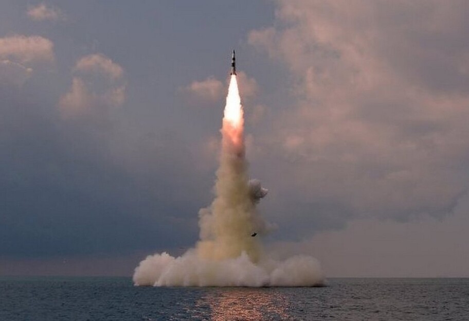 КНДР запустила ракету у бік Японії - що каже уряд - фото 1