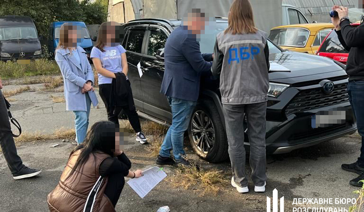 "Крышевал" местный правоохранитель: в Днепре ГБР пресекло деятельность нарколаборатории фото