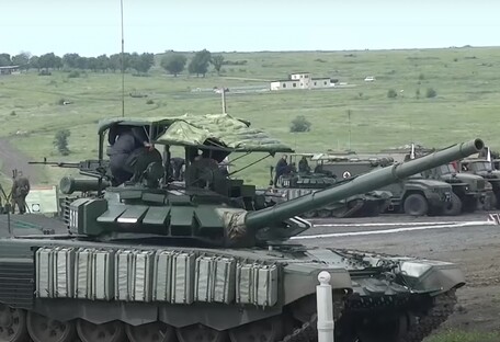 "Курятник" на башті: чому російські танки стали посміховиськом