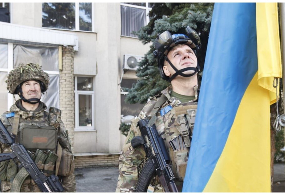 Освобождение Лимана - над городом ВСУ подняли флаг Украины - фото 1