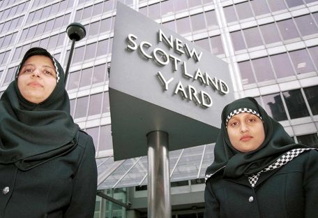 Суд ЕС узаконил запрет хиджабов на работе