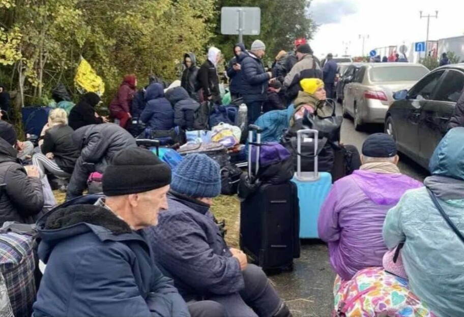 Беженцы в Эстонии - россияне увезли в неизвестном направлении украинцев с границы - фото 1