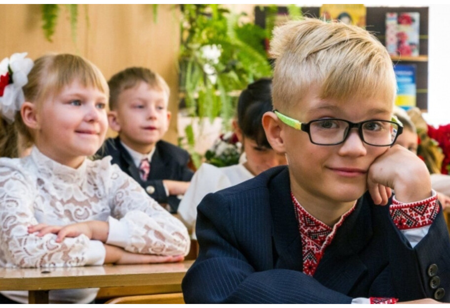 Канікули під час війни в Україні у більшості шкіл почнуться 24 жовтня - фото 1