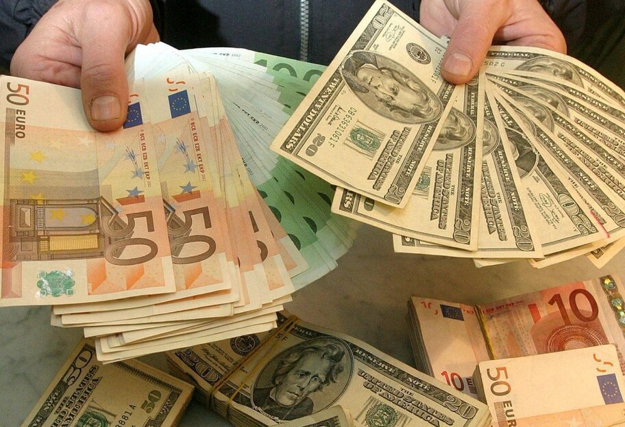 Курс доллара в Украине 6 октября - валюта дорожает в банках - фото 1