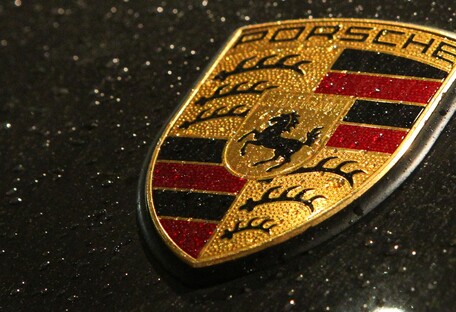 Porsche стал самой дорогой автомобильной компанией Европы: рейтинг