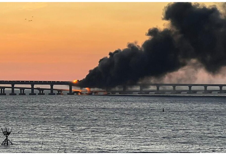Взрыв на Крымском мосту - как отреагировали местные жители и оккупационные власти - фото 1