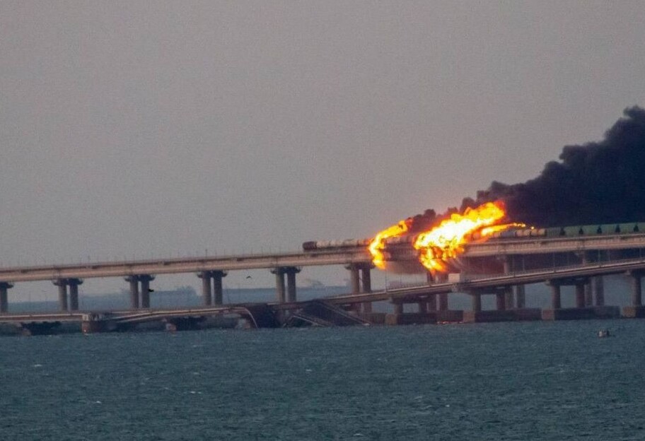 Пожар на Крымском мосту – Михаил Подоляк прокомментировал инцидент - фото 1