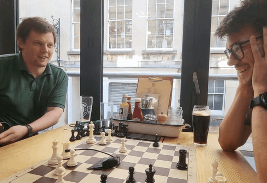 Компьютер для игры в шахматы - Джеймс Стенли придумал устройство помогающее выиграть - фото 1