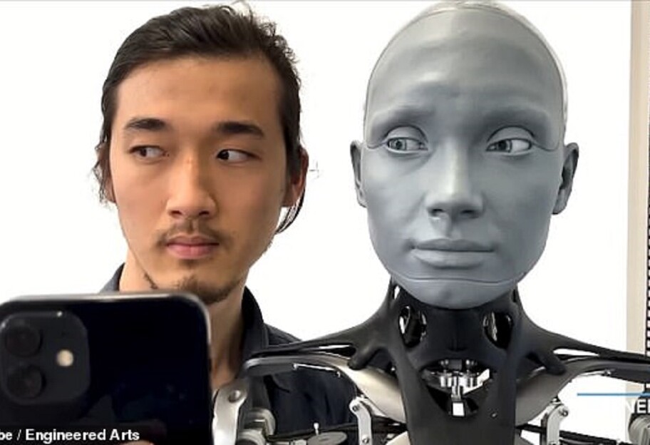 Робот Ameca вчиться наслідувати людську міміку - фото і відео - фото 1