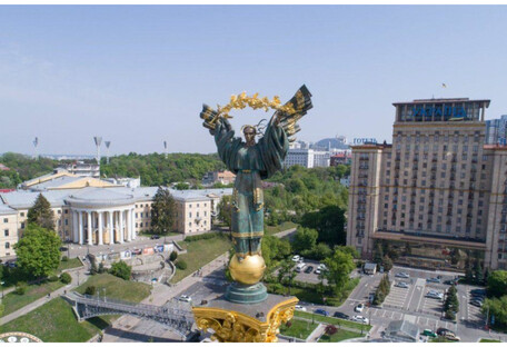 В центре Киева слышны взрывы: на место выехали спасатели