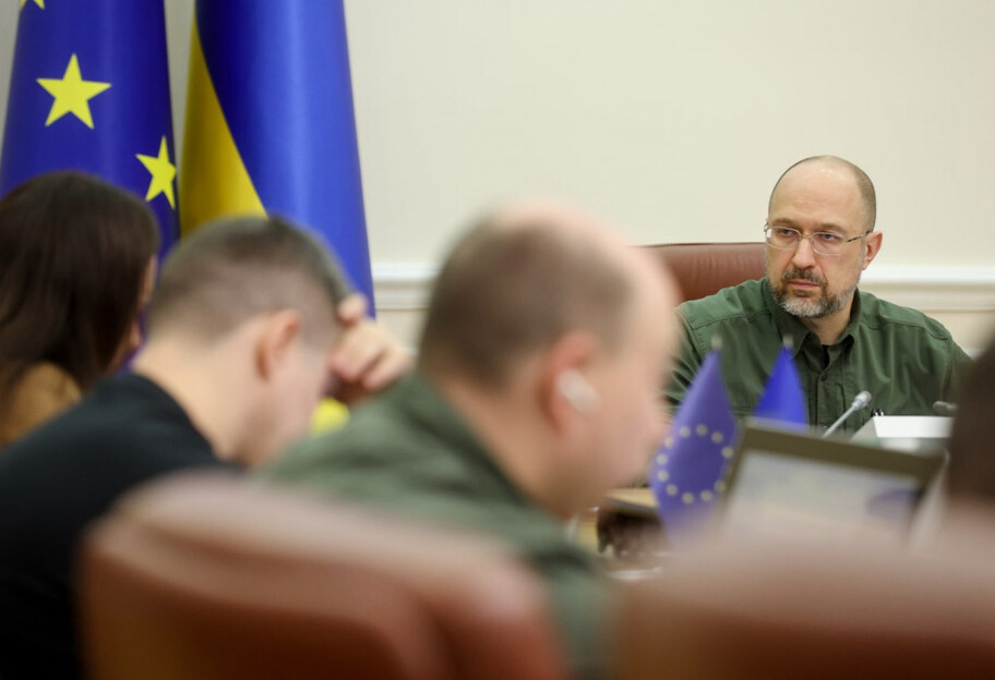 Обстрел Украины 10 октября - премьер Шмыгаль прокомментировал бомбардировки рф - фото 1