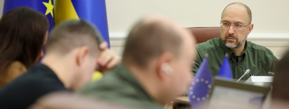 Потратил сотни миллионов долларов, чтобы украинцы день побыли без света — премьер Шмыгаль об ударах врага