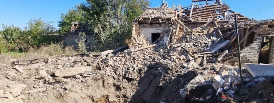 Под Запорожьем в жилой дом попала ракета: людям удалось выжить благодаря собаке (фото)