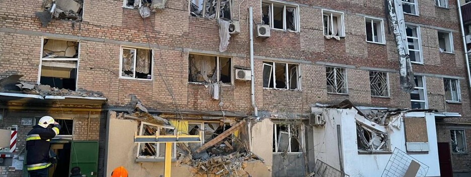 Рф вдарила по Миколаєву: 11-річна дитина 6 годин провела під завалами будинку (відео)