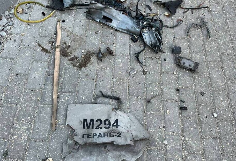Обстріл Києва 17 жовтня - дрони атакували офісну будівлю в центрі - фото 1