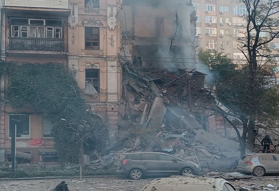 Атака Києва іранськими дронами 17 жовтня – вибухнув будинок, діти перейшли на онлайн-навчання - фото 1