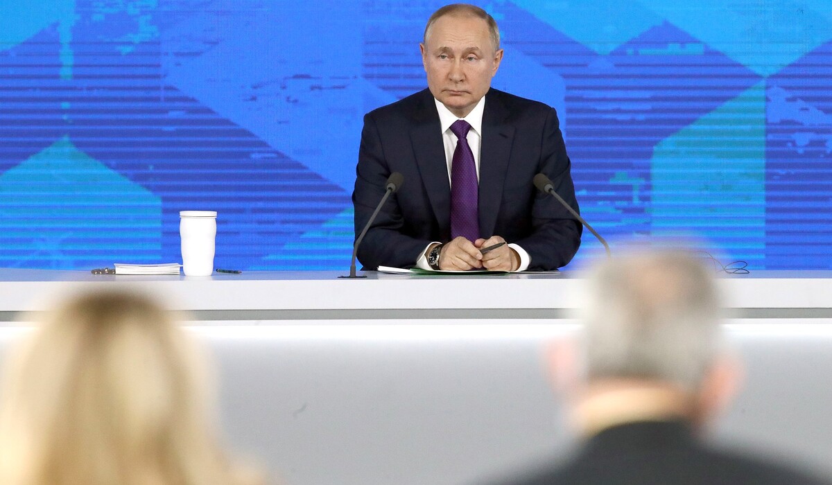 Ворог ударив по Кривому Розі, а путін готує військовий стан у Росії: головні події ранку 19 жовтня фото