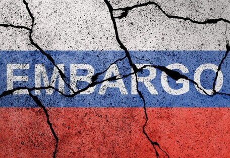 Нафтове ембарго проти росії: коли агресору завдадуть серйозного удару
