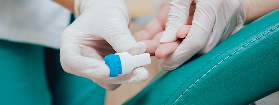 Чи можна здавати аналіз крові та бути донором після вакцинації: у МОЗ пояснили