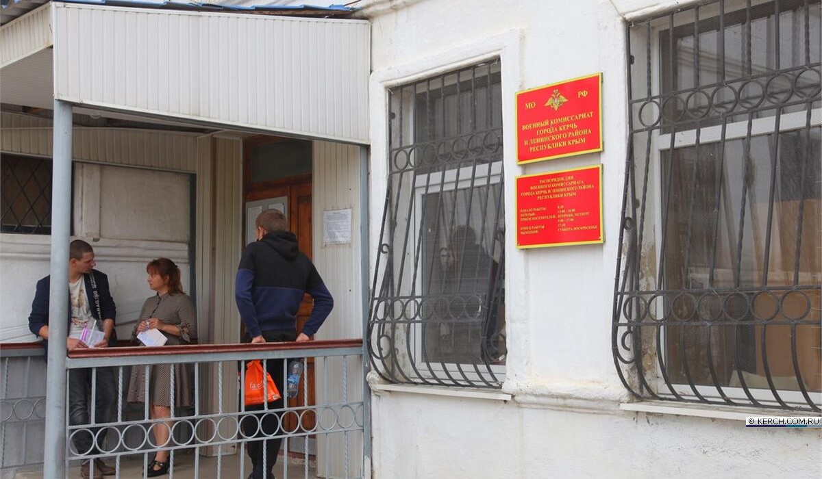 Окупанти в Криму масово роздають повістки кримським татарам, - представник президента України фото