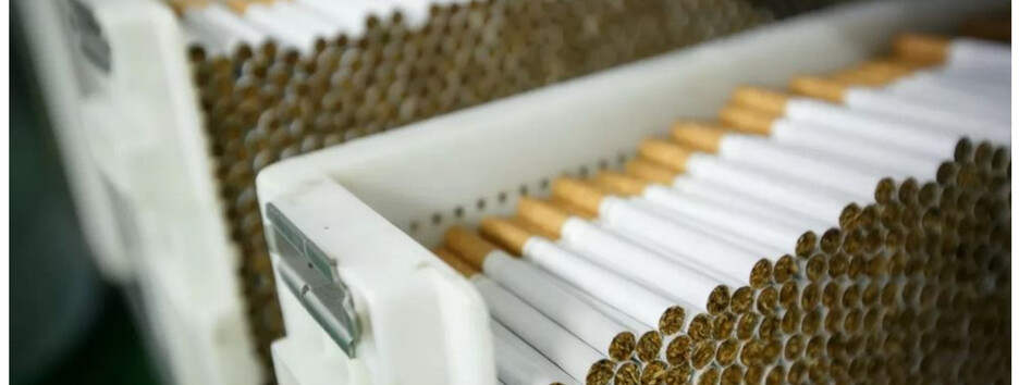 Подбросили военным табачка: ГБР передало ВСУ миллионы пачек конфискованных сигарет