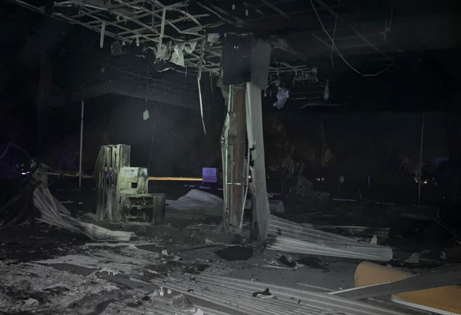 Обстрел Днепра 25 октября - при пожаре на АЗС погибли два человека - фото 1
