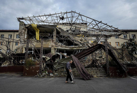 Это подлая война: президент Зеленский показал, какие разрушения несет 